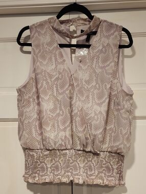 NWT - WHBM Sleeveless V-Neck Snake Print Blouse in Soft Mauve & Cream - Size 14